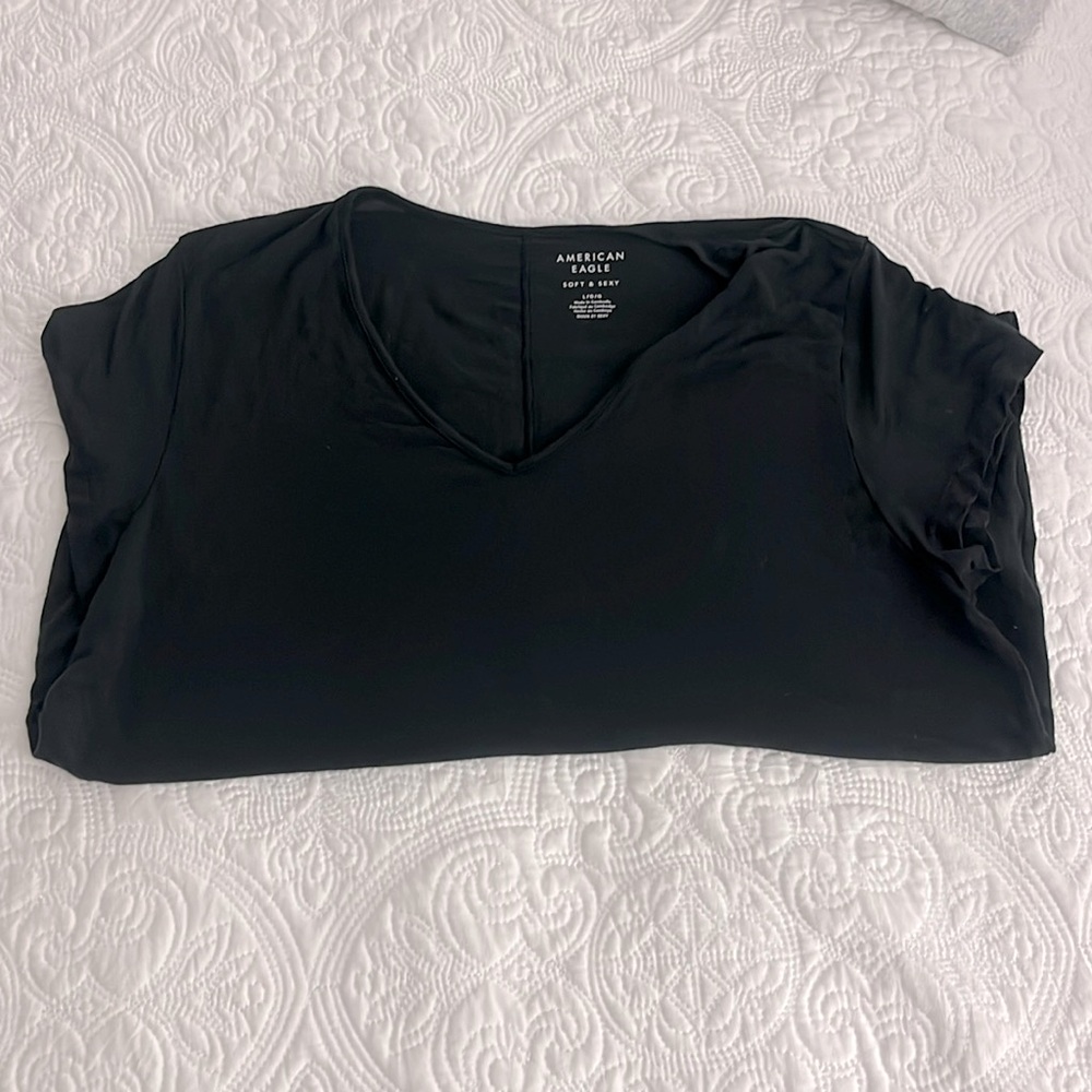 American eagle flowy shirt